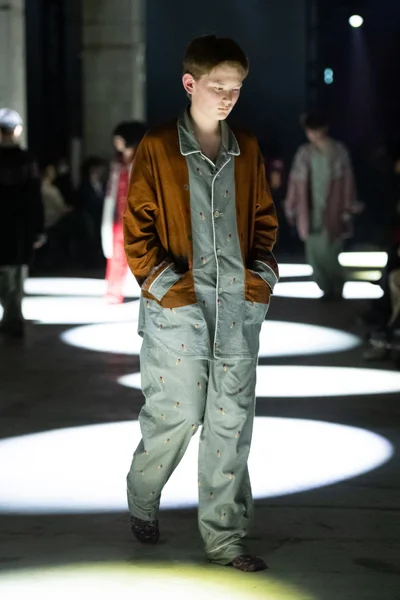 Look 5